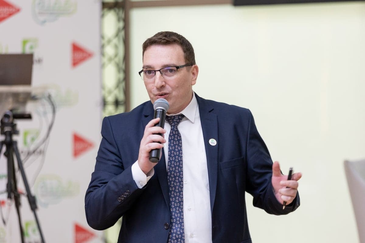 Portrait d'Omar Ali Yahia, Directeur Général de Beeform Academy